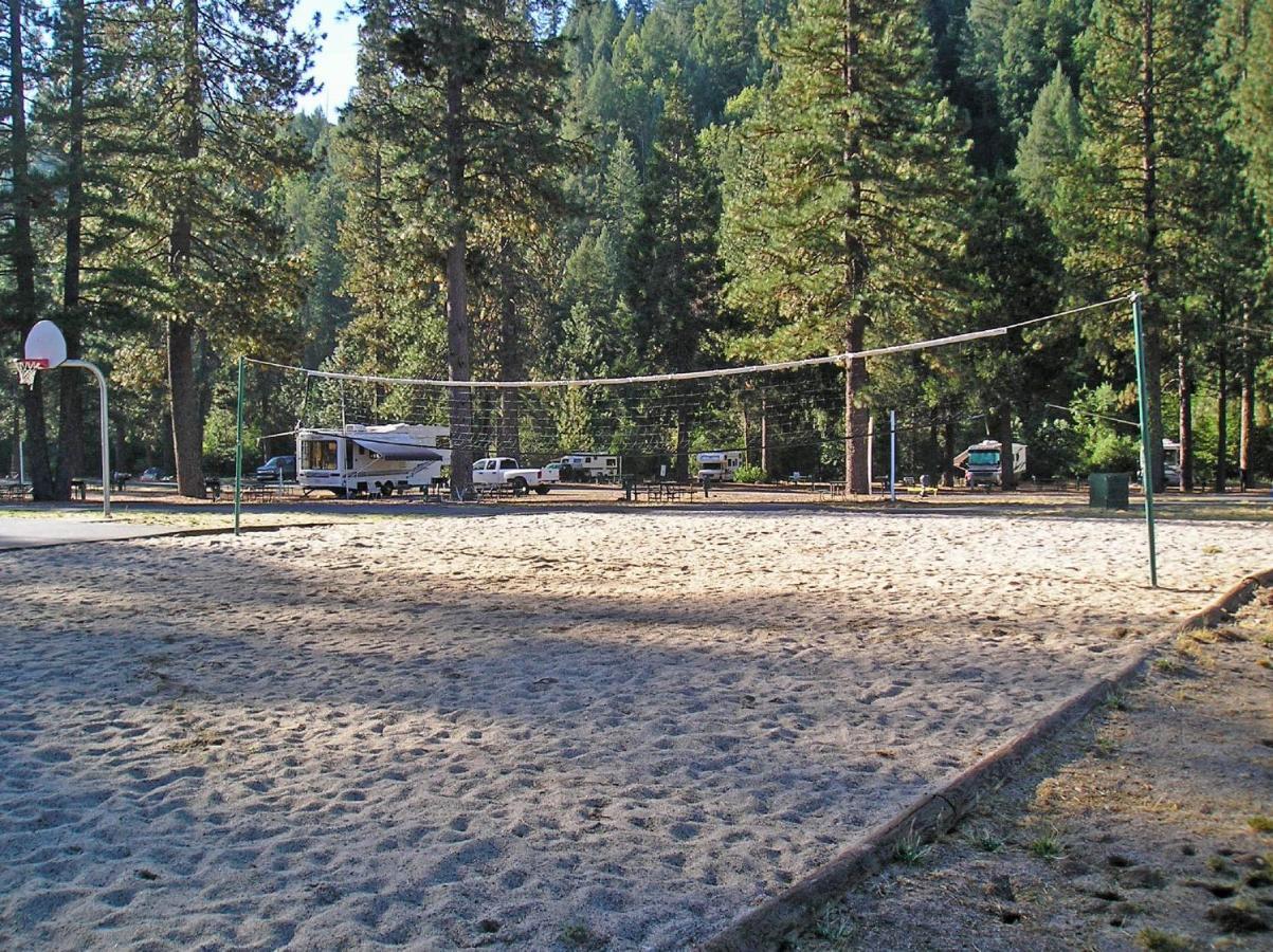 Yosemite Lakes Bunkhouse Cabin 27 Harden Flat Exterior photo